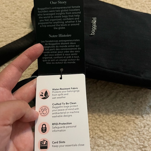 Baggallini Black Compact Crossbody Bag -NWT - Picture 5 of 5